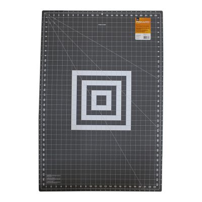 FISKARS CUTTING MAT, 24X36